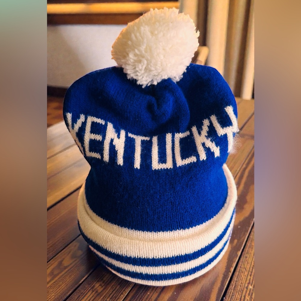Kentucky Wildcats  NCAA " Brisk " Cuffed with Pom Knit Hat Boggin Toboggan
